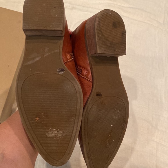 Lucky Brand Saddle Brown Leather Ankle Boot Size 9.5 - Picture 5 of 8